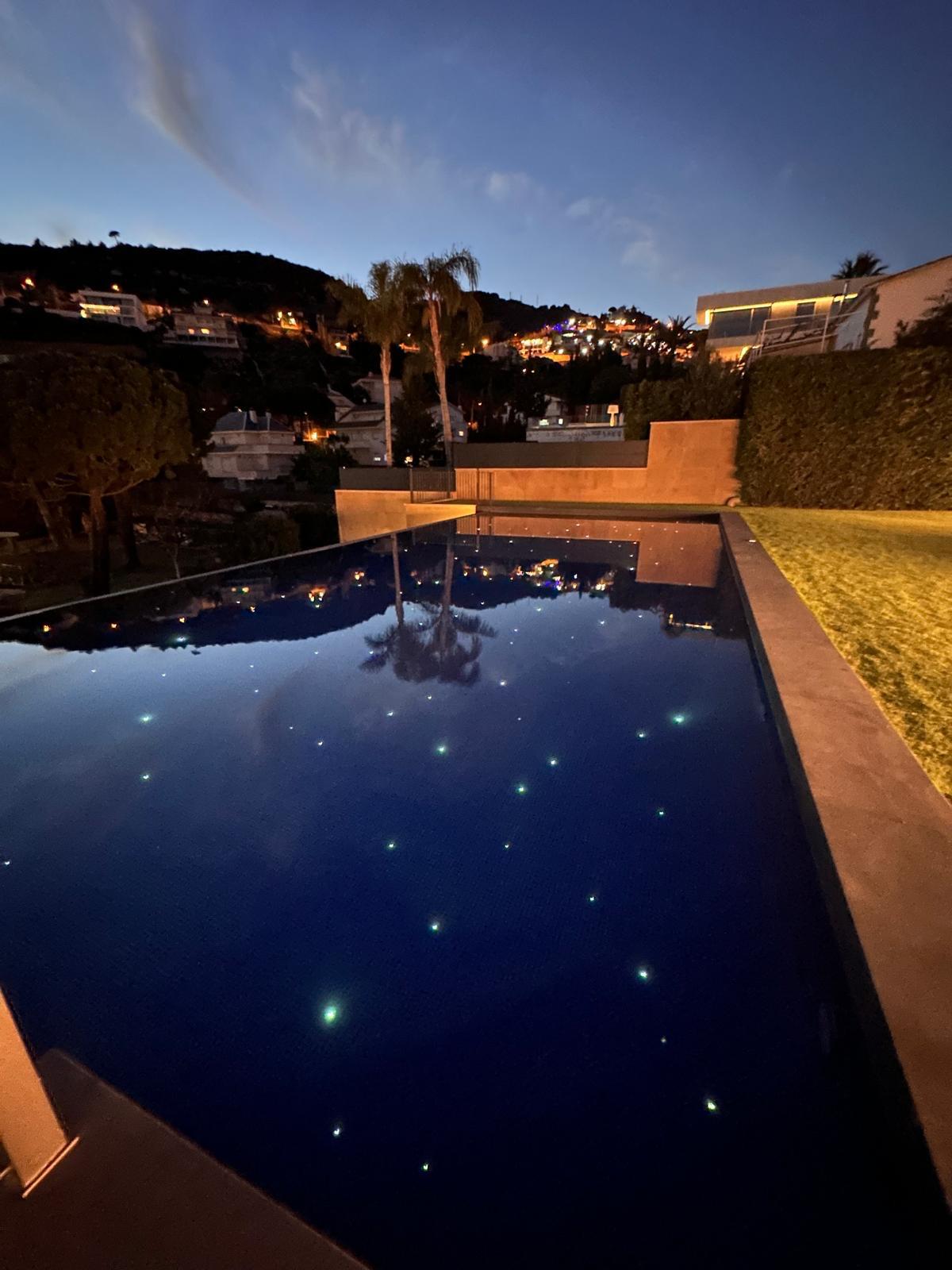 f9f4977c-182a-4c24-be22-69ee331a9ced